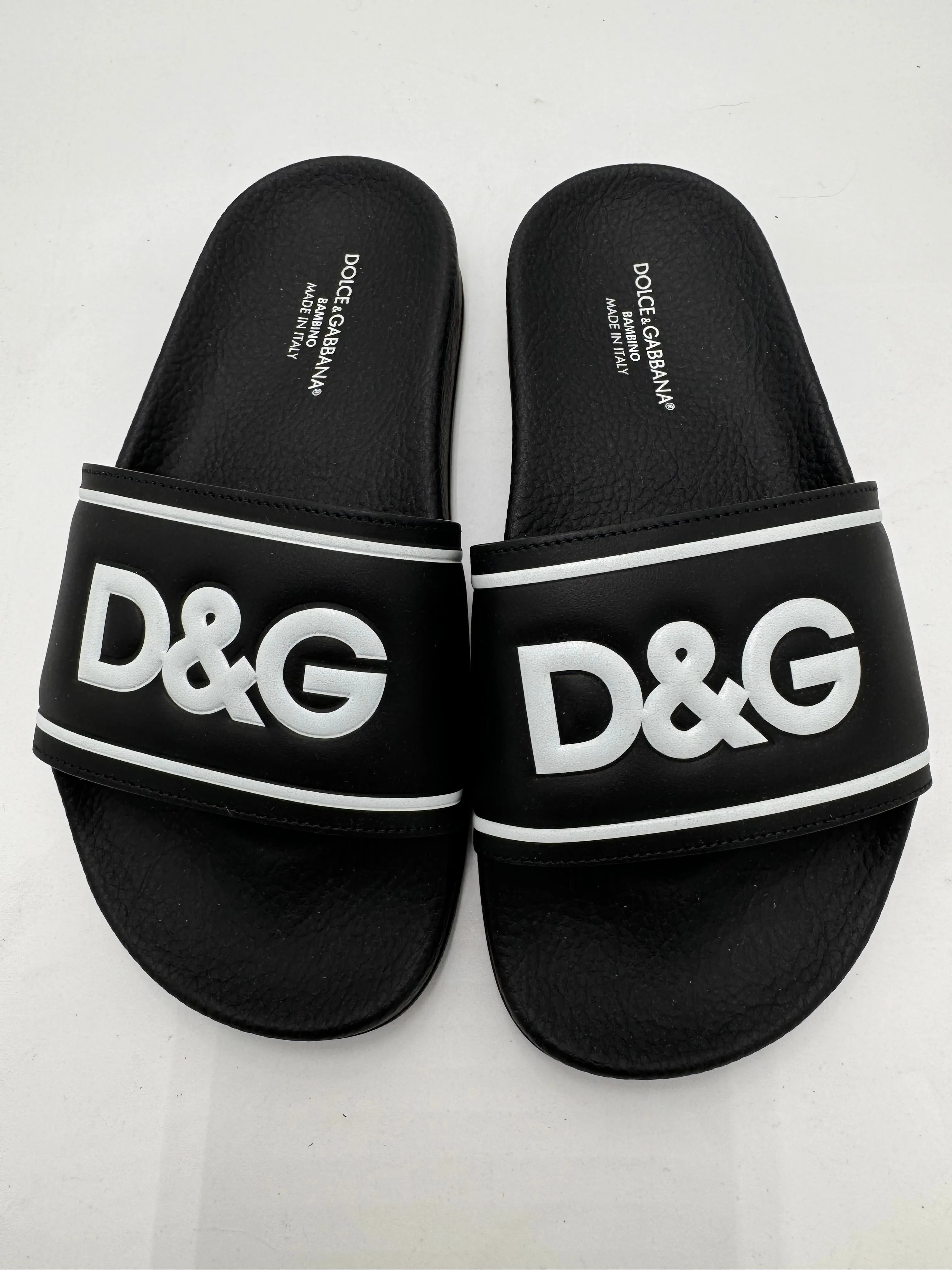 DOLCE & GABBANA children’s black pool slides size 31 (US 12.5)