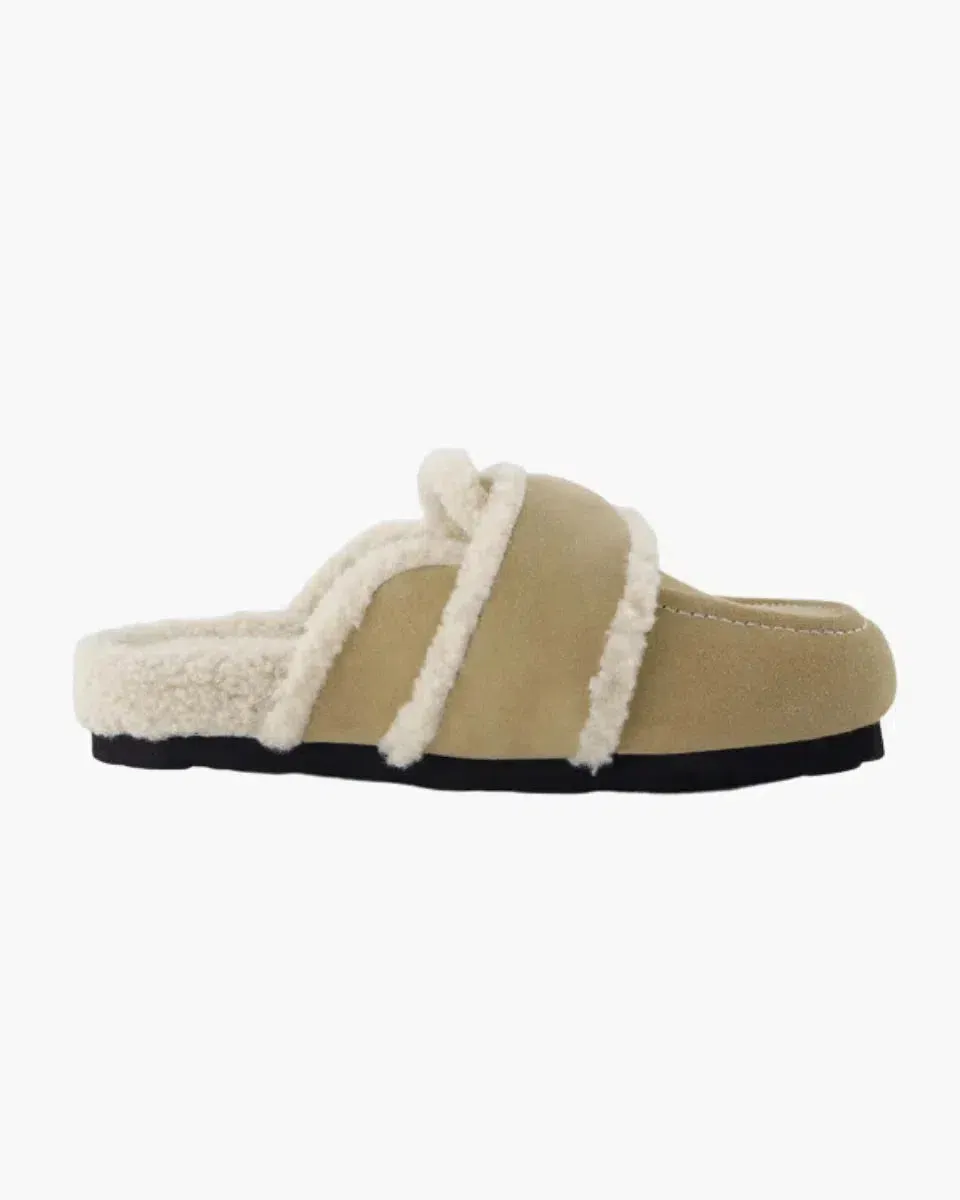 Vero – Faux sheepskin lining – Suede clogs